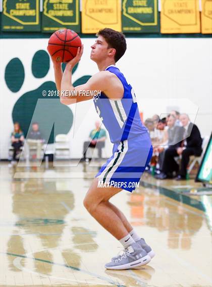 Thumbnail 1 in La Joya Community vs. New Trier (Holiday Invitational Tournament) photogallery.