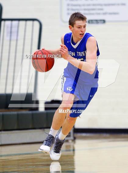 Thumbnail 1 in La Joya Community vs. New Trier (Holiday Invitational Tournament) photogallery.