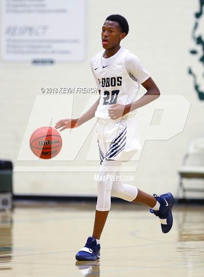 Thumbnail 2 in La Joya Community vs. New Trier (Holiday Invitational Tournament) photogallery.