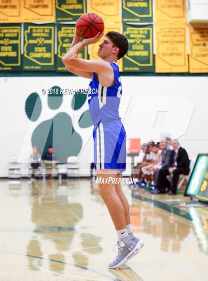 Thumbnail 2 in La Joya Community vs. New Trier (Holiday Invitational Tournament) photogallery.