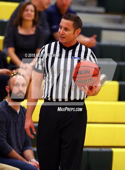 Thumbnail 2 in La Joya Community vs. New Trier (Holiday Invitational Tournament) photogallery.
