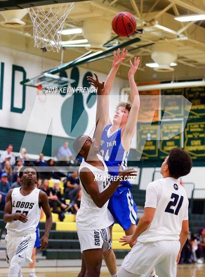Thumbnail 2 in La Joya Community vs. New Trier (Holiday Invitational Tournament) photogallery.