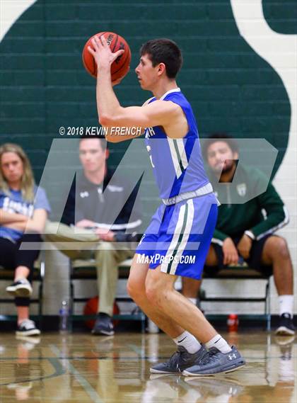 Thumbnail 2 in La Joya Community vs. New Trier (Holiday Invitational Tournament) photogallery.