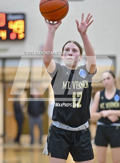 Thumbnail 3 in Mt. Vernon vs. Richmond (IHSAA 4A Section 9 Semifinal)  photogallery.
