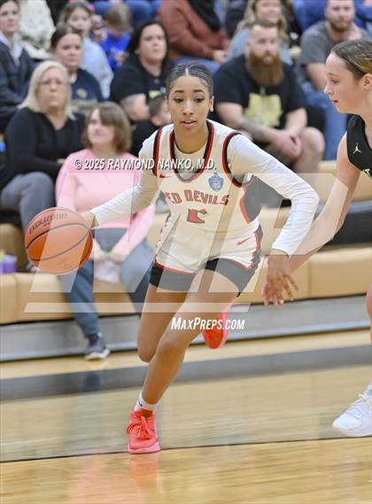 Thumbnail 1 in Mt. Vernon vs. Richmond (IHSAA 4A Section 9 Semifinal)  photogallery.