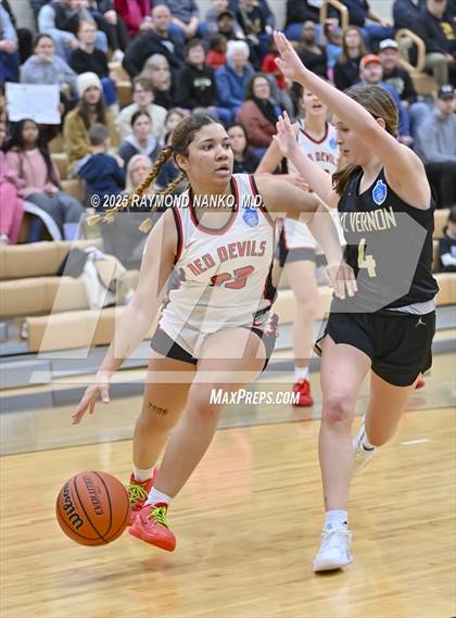 Thumbnail 2 in Mt. Vernon vs. Richmond (IHSAA 4A Section 9 Semifinal)  photogallery.