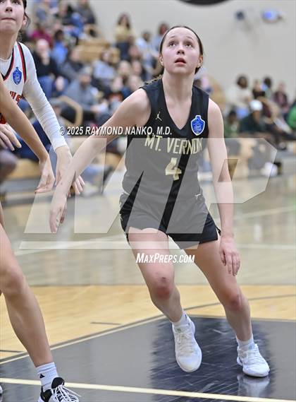 Thumbnail 1 in Mt. Vernon vs. Richmond (IHSAA 4A Section 9 Semifinal)  photogallery.