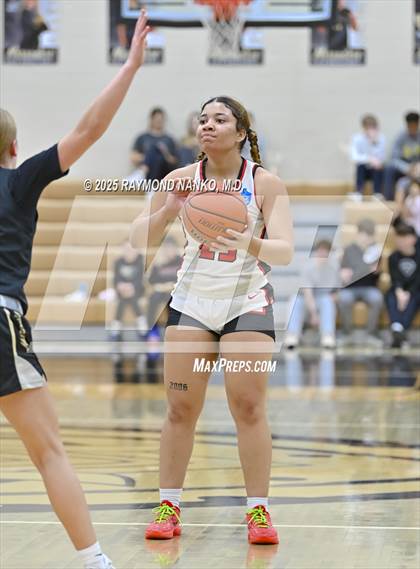 Thumbnail 3 in Mt. Vernon vs. Richmond (IHSAA 4A Section 9 Semifinal)  photogallery.