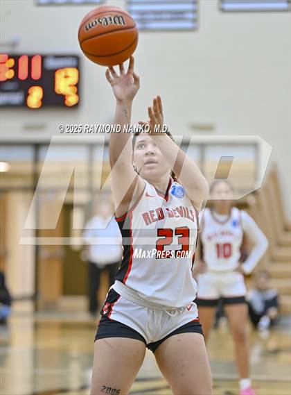 Thumbnail 2 in Mt. Vernon vs. Richmond (IHSAA 4A Section 9 Semifinal)  photogallery.