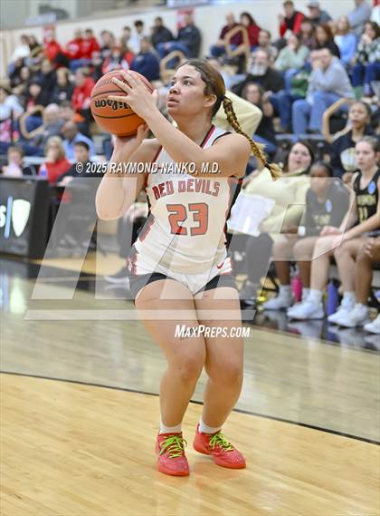 Thumbnail 3 in Mt. Vernon vs. Richmond (IHSAA 4A Section 9 Semifinal)  photogallery.