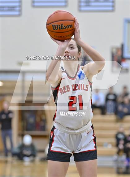 Thumbnail 3 in Mt. Vernon vs. Richmond (IHSAA 4A Section 9 Semifinal)  photogallery.
