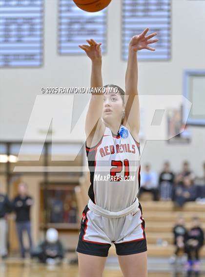 Thumbnail 1 in Mt. Vernon vs. Richmond (IHSAA 4A Section 9 Semifinal)  photogallery.