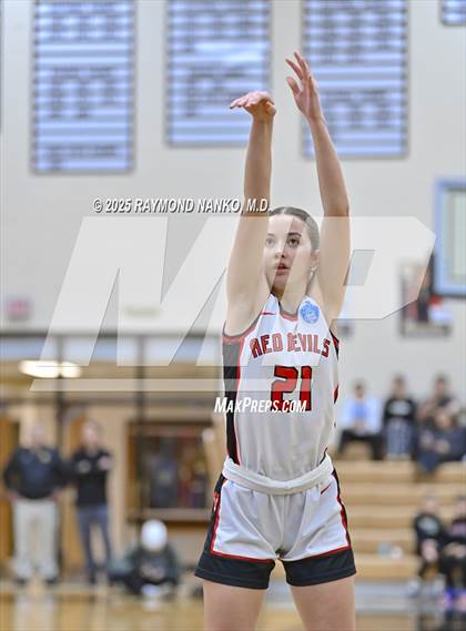 Thumbnail 2 in Mt. Vernon vs. Richmond (IHSAA 4A Section 9 Semifinal)  photogallery.