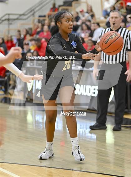 Thumbnail 3 in Mt. Vernon vs. Richmond (IHSAA 4A Section 9 Semifinal)  photogallery.