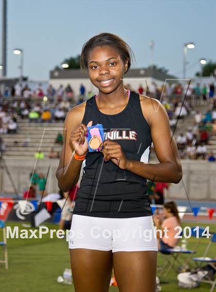 Thumbnail 1 in CIF State Track and Field (Girls Podium Awards) photogallery.