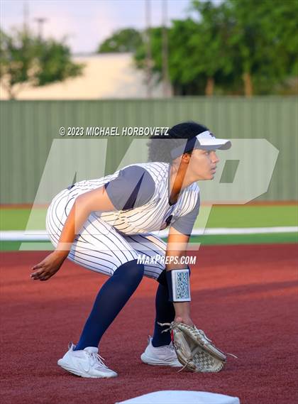 Thumbnail 2 in Guyer @ Allen photogallery.
