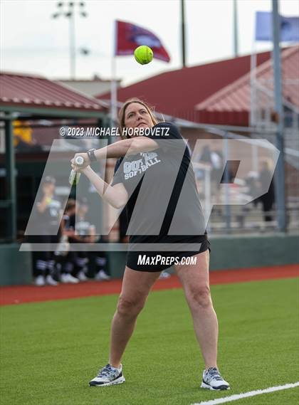 Thumbnail 2 in Guyer @ Allen photogallery.
