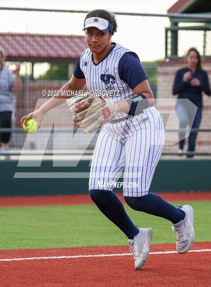 Thumbnail 1 in Guyer @ Allen photogallery.