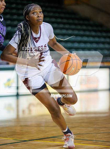 Thumbnail 2 in Midland Legacy vs. Franklin (UIL Basketball 6A D1 Bi-District) photogallery.