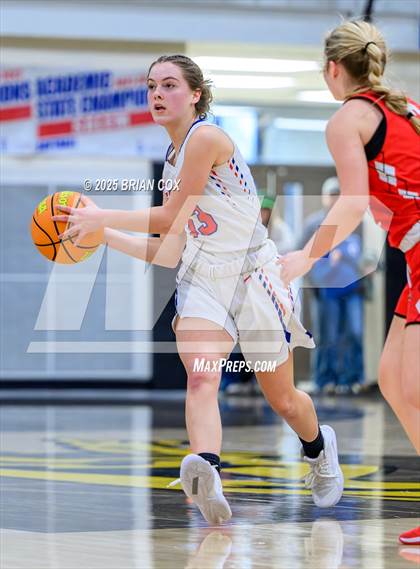 Thumbnail 2 in Melbourne vs Cave City (3A-2 District Tournament) photogallery.