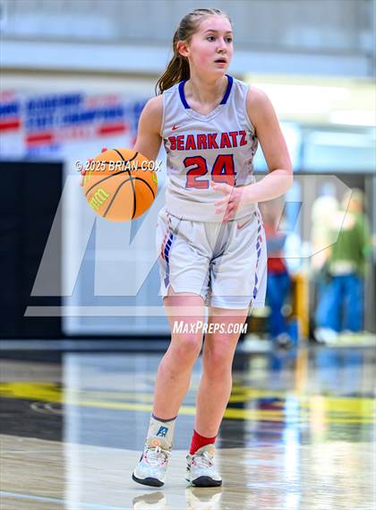 Thumbnail 3 in Melbourne vs Cave City (3A-2 District Tournament) photogallery.