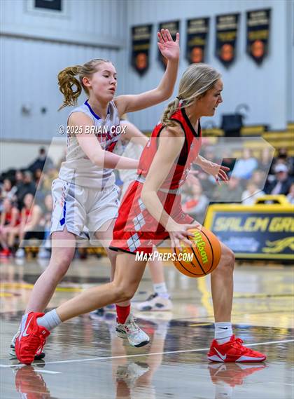 Thumbnail 3 in Melbourne vs Cave City (3A-2 District Tournament) photogallery.