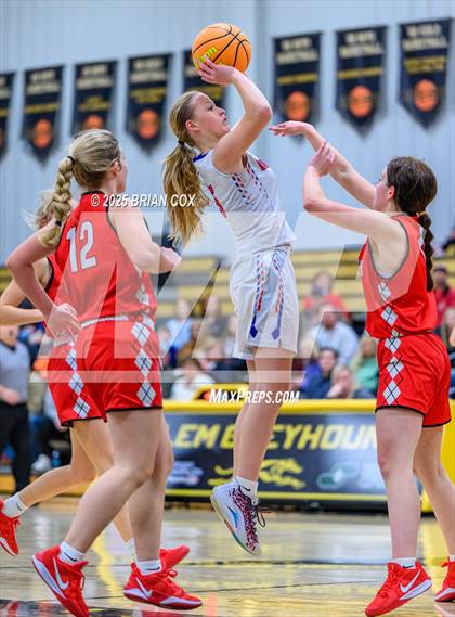 Thumbnail 2 in Melbourne vs Cave City (3A-2 District Tournament) photogallery.