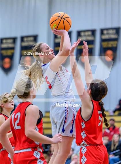 Thumbnail 3 in Melbourne vs Cave City (3A-2 District Tournament) photogallery.