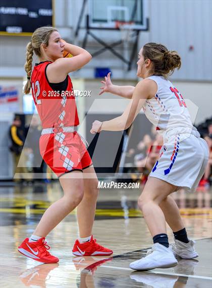 Thumbnail 2 in Melbourne vs Cave City (3A-2 District Tournament) photogallery.
