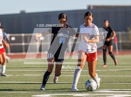 Thumbnail 1 in Canyon Springs vs. Southeast Career Tech (NIAA 4A First Round) photogallery.