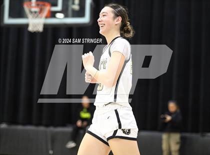 Thumbnail 1 in University vs. Archbishop Mitty (Ionescu Showcase) photogallery.