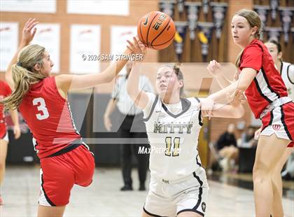 Thumbnail 3 in University vs. Archbishop Mitty (Ionescu Showcase) photogallery.