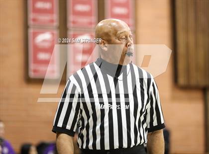 Thumbnail 2 in University vs. Archbishop Mitty (Ionescu Showcase) photogallery.