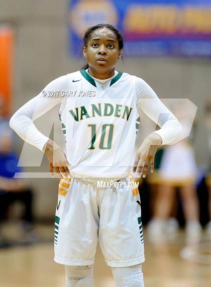 Thumbnail 2 in Sacramento vs Vanden (CIF SJS D2 Final) photogallery.