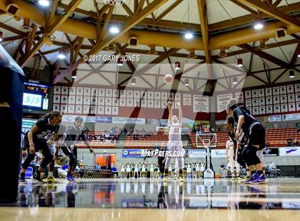 Thumbnail 2 in Sacramento vs Vanden (CIF SJS D2 Final) photogallery.