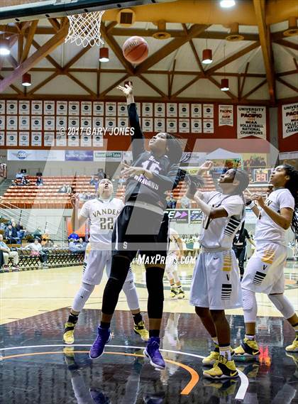 Thumbnail 3 in Sacramento vs Vanden (CIF SJS D2 Final) photogallery.