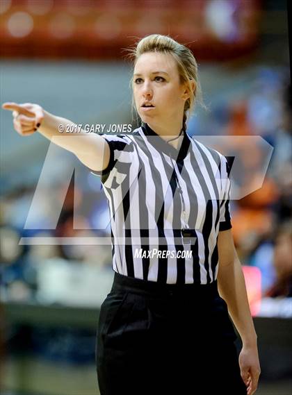 Thumbnail 1 in Sacramento vs Vanden (CIF SJS D2 Final) photogallery.