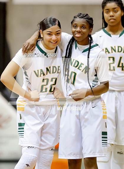 Thumbnail 2 in Sacramento vs Vanden (CIF SJS D2 Final) photogallery.