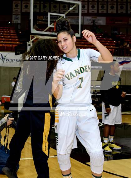 Thumbnail 3 in Sacramento vs Vanden (CIF SJS D2 Final) photogallery.