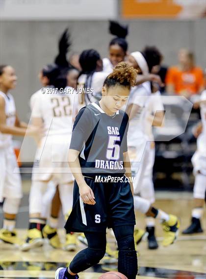 Thumbnail 3 in Sacramento vs Vanden (CIF SJS D2 Final) photogallery.
