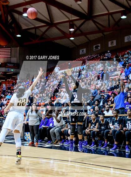 Thumbnail 3 in Sacramento vs Vanden (CIF SJS D2 Final) photogallery.