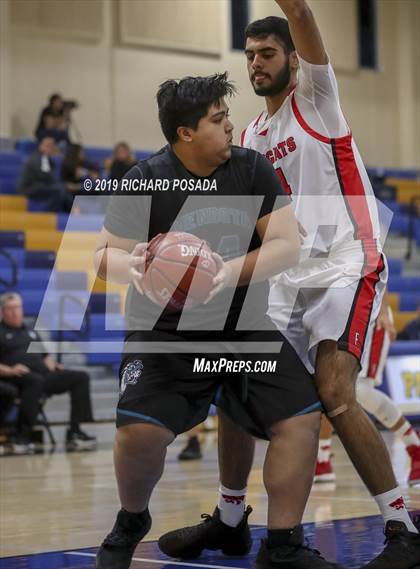 Thumbnail 3 in Fowler vs. Mendota (Parlier Tournament) photogallery.