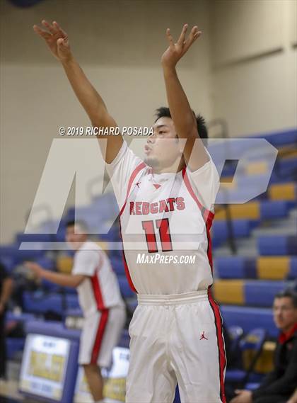Thumbnail 1 in Fowler vs. Mendota (Parlier Tournament) photogallery.
