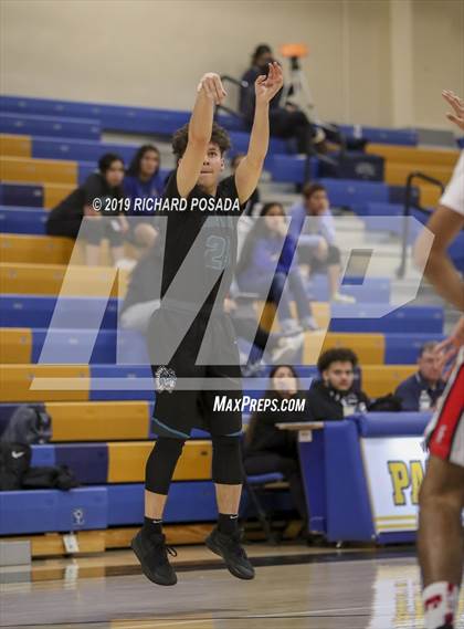 Thumbnail 3 in Fowler vs. Mendota (Parlier Tournament) photogallery.
