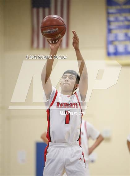 Thumbnail 1 in Fowler vs. Mendota (Parlier Tournament) photogallery.