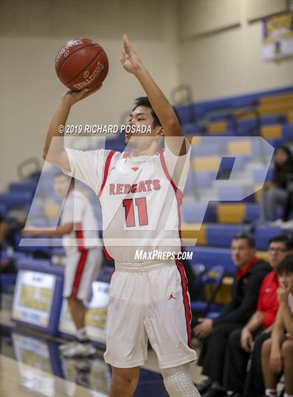Thumbnail 3 in Fowler vs. Mendota (Parlier Tournament) photogallery.