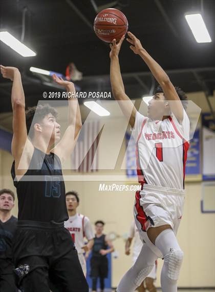 Thumbnail 3 in Fowler vs. Mendota (Parlier Tournament) photogallery.