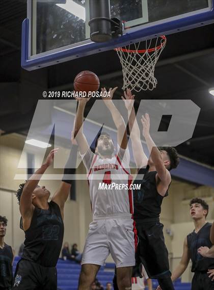 Thumbnail 3 in Fowler vs. Mendota (Parlier Tournament) photogallery.