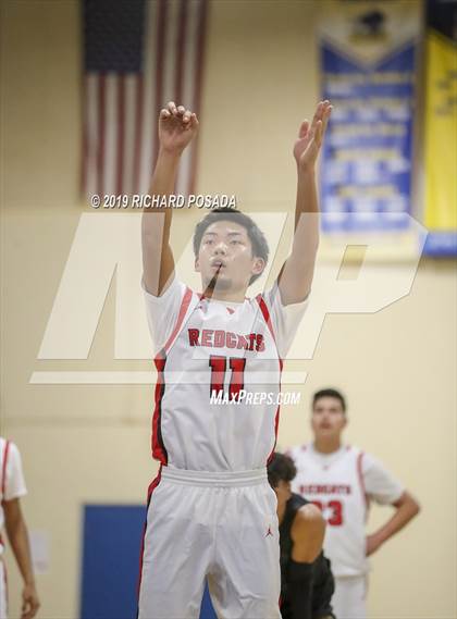 Thumbnail 3 in Fowler vs. Mendota (Parlier Tournament) photogallery.