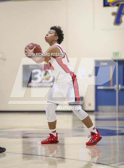 Thumbnail 3 in Fowler vs. Mendota (Parlier Tournament) photogallery.